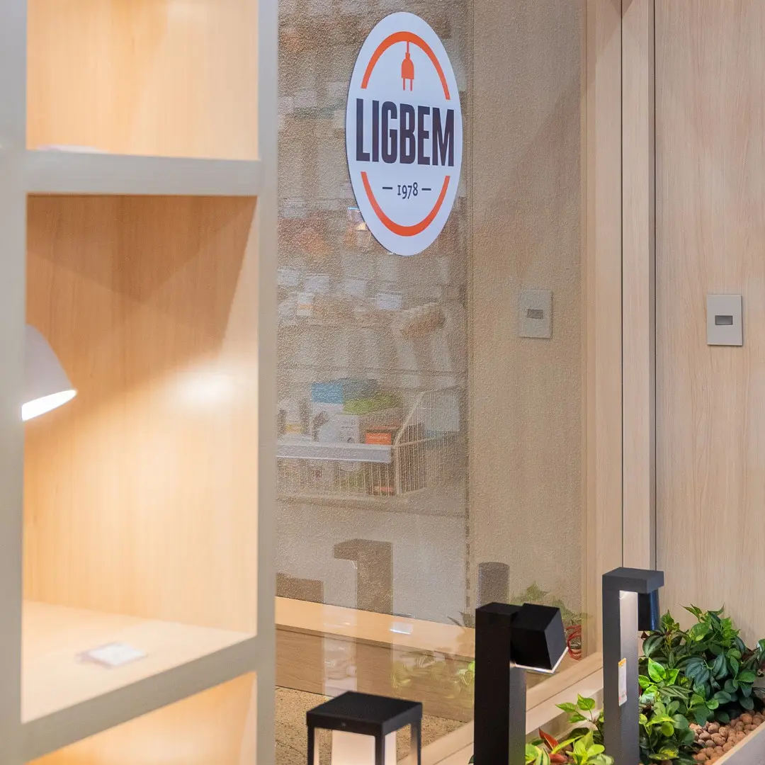 Logo LigBem em ambiente interno da loja