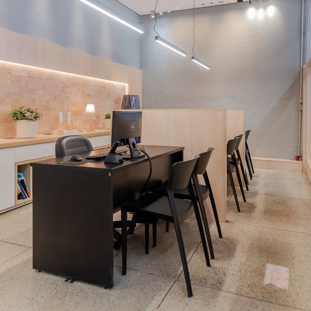 Área de atendimento da LigBem com iluminação linear